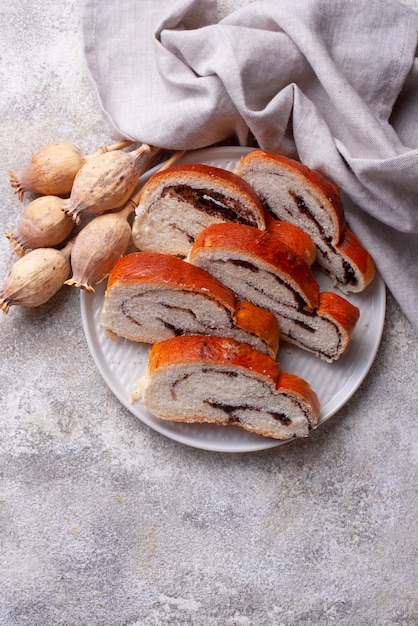 Pane dolce con semi di papavero