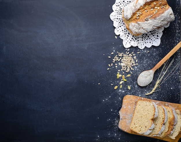 Pane fatto in casa con semi