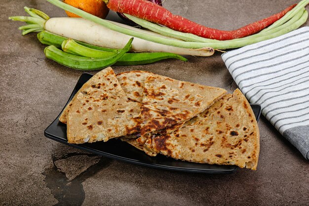 Pane indiano Aloo Paratha con patate