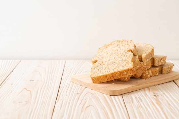 pane integrale a fette