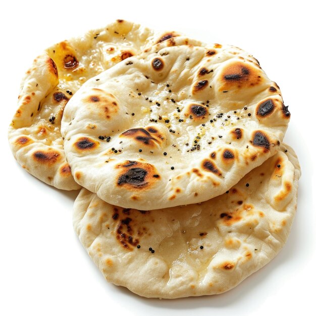 Pane naan indiano sfondo bianco