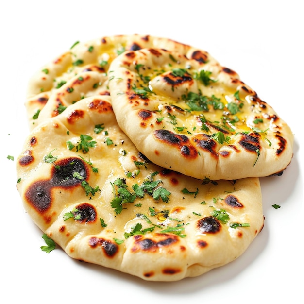 Pane naan indiano sfondo bianco