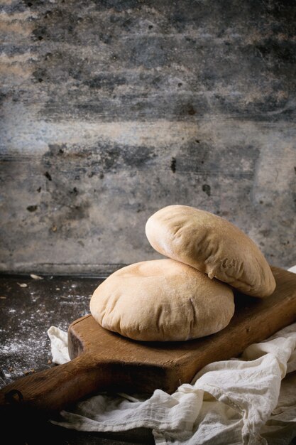 Pane Pita su calcestruzzo