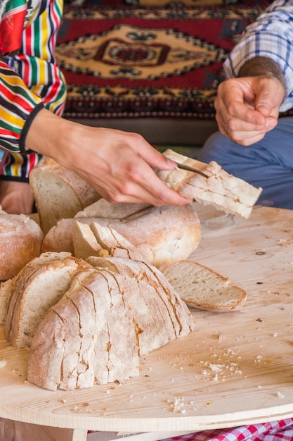 Pane tagliato in stile tradizionale turco