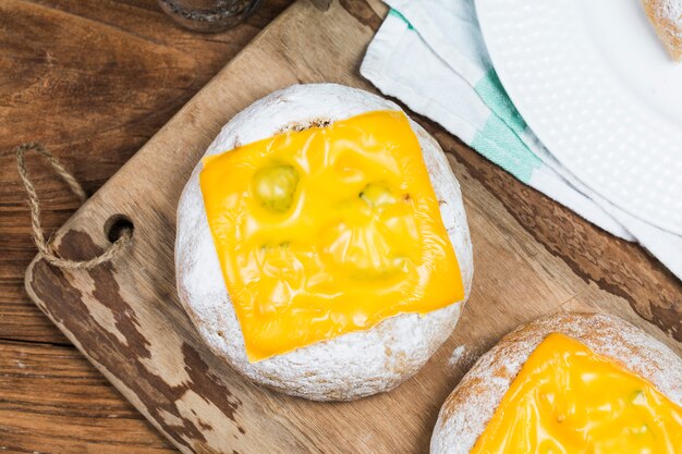 Pane tostato con formaggio