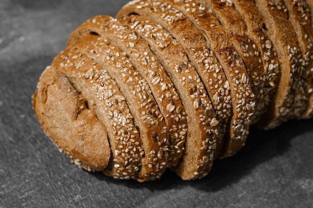 Pane tradizionale a fette con lievito madre