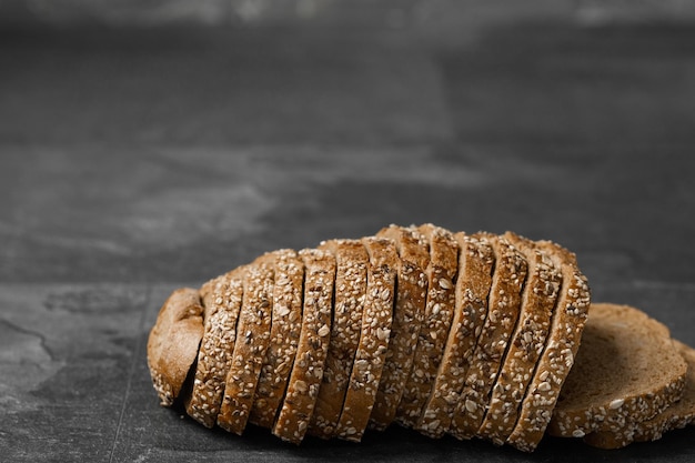 Pane tradizionale a fette con lievito madre