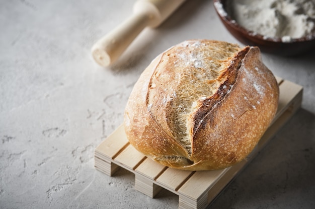 Pane tradizionale appena sfornato.