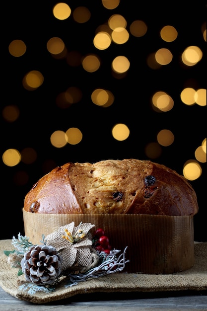 Panettone con luce bokeh