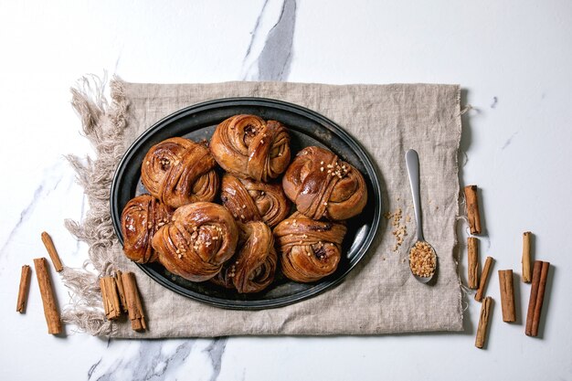 Panini dolci alla cannella svedesi