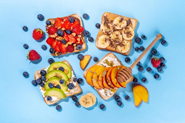 Panini per la colazione ai frutti di bosco