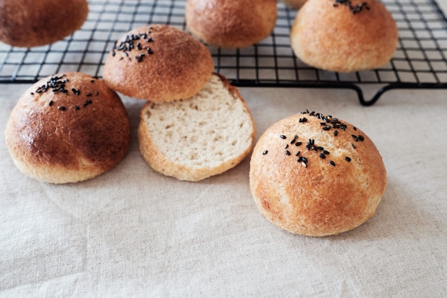 Panini sani di pane alle mandorle