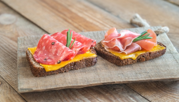 Panini spagnoli con salchichon anb jamon