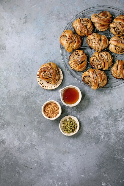 Panini svedesi al cardamomo Kanelbulle