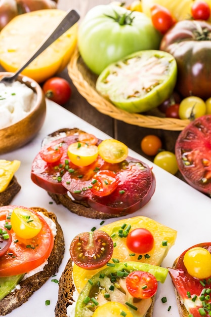 Panino al pomodoro realizzato con pomodori cimelio biologici.