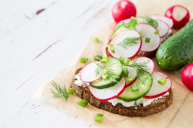 Panino al ravanello e cetriolo