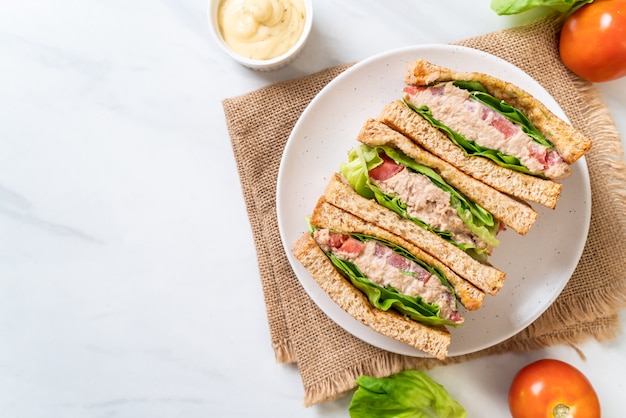 Panino al tonno fatto in casa