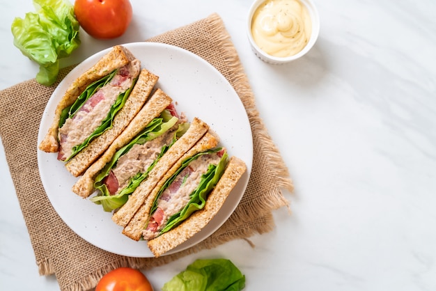 Panino al tonno fatto in casa