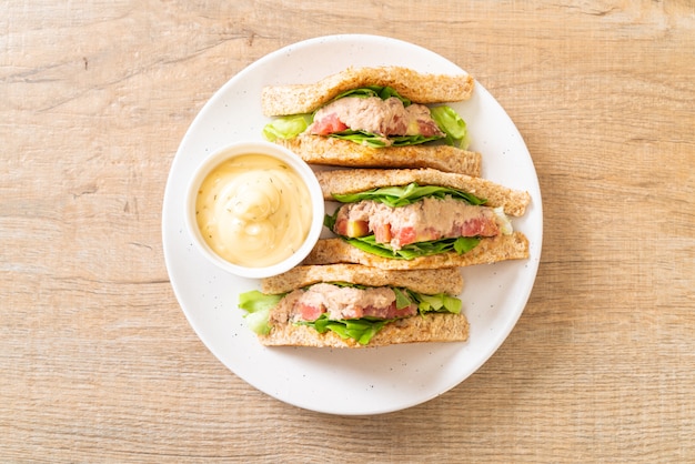 Panino al tonno fatto in casa