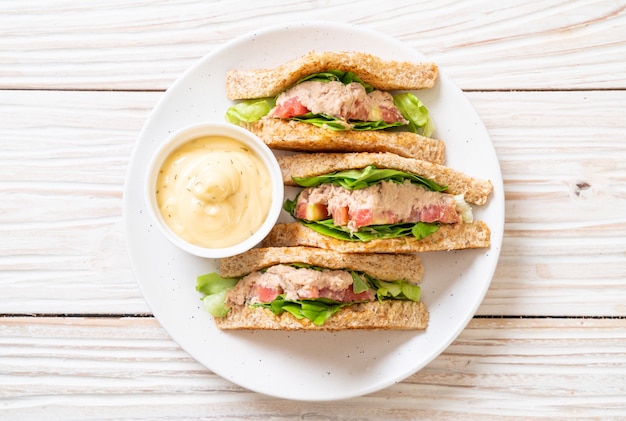 Panino al tonno fatto in casa