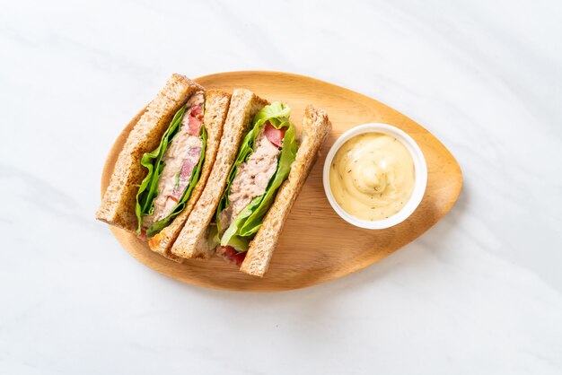 Panino al tonno fatto in casa