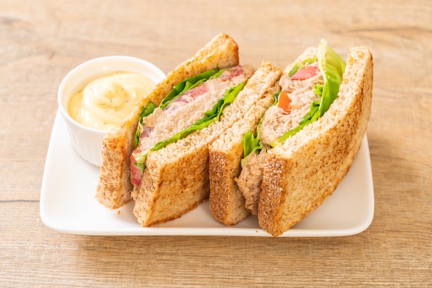 Panino al tonno fatto in casa