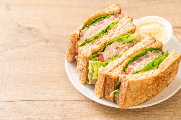 Panino al tonno fatto in casa