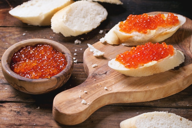 Panino con caviale rosso