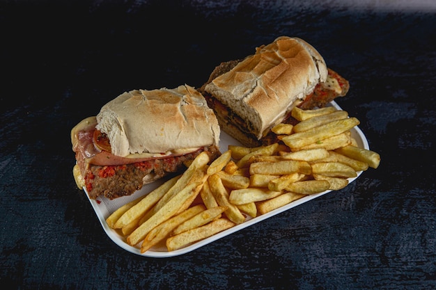 Panino di carne milanesa fast food dall'Argentina