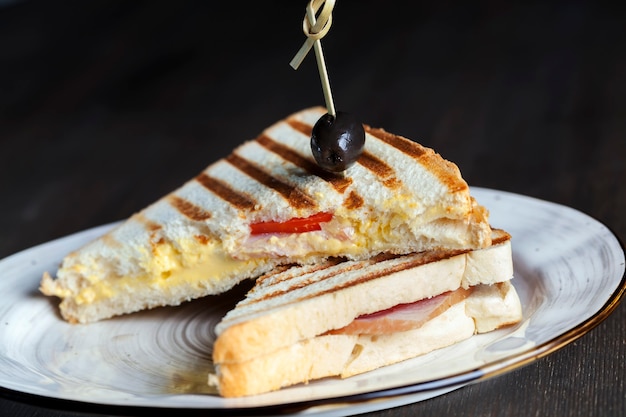 Panino fritto di pane bianco di grano