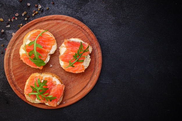 panino salmone smorrebrod delizioso spuntino pesce pesce