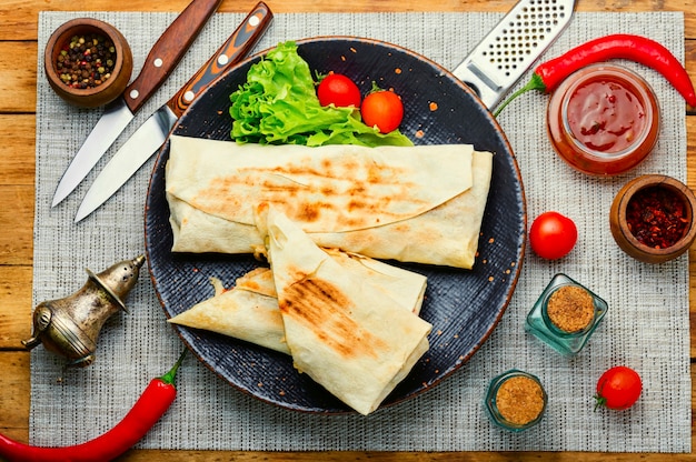 Panino Shawarma nel piatto