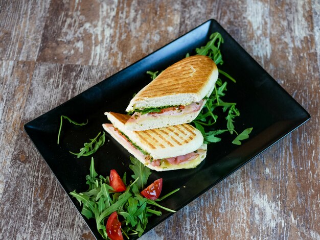 Panino su un tavolo del ristorante