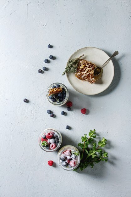 Panna cotta con frutti di bosco