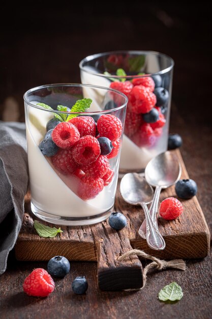 Panna Cotta dolce e vanigliata come classico dolce italiano