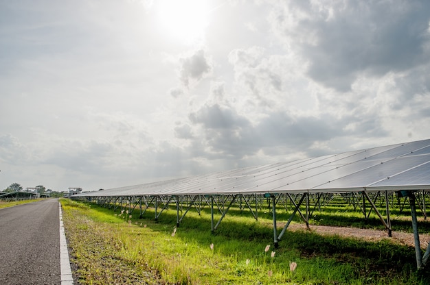 Pannelli solari, pannelli solari, alimentazione alternativa - messa a fuoco selezionata, spazio di copia Energia naturale