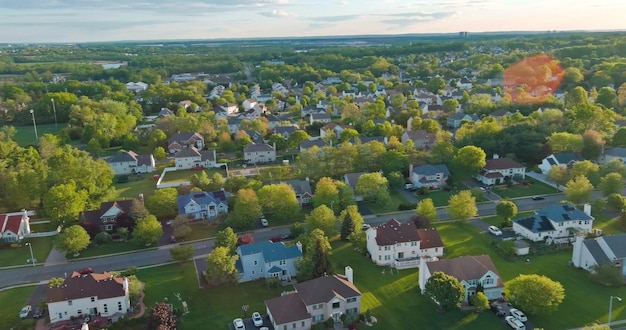 Panorama che domina la cittadina di East Brunswick, una vista sullo sviluppo residenziale del quartiere residenziale d