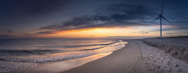 Panorama da un tramonto sulla spiaggia