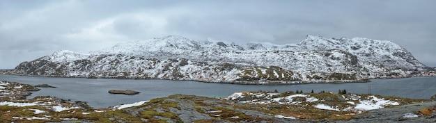Panorama del fiordo norvegese Isole Lofoten Norvegia