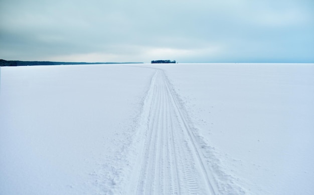 Panorama del fiume Volga in inverno