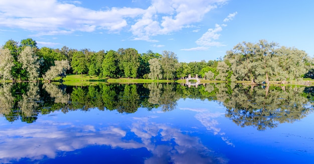 Panorama del parco estivo