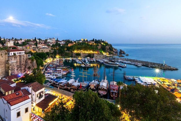 Panorama della città vecchia di Antalya