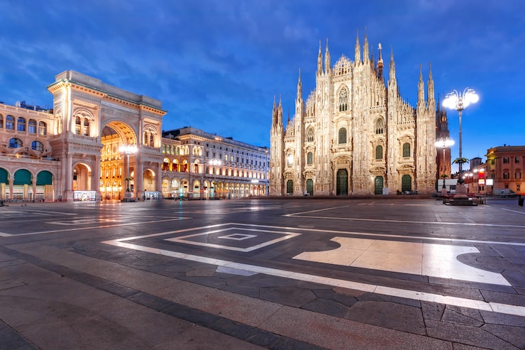 Foto panorama della notte piazza del duomo a milano, italia