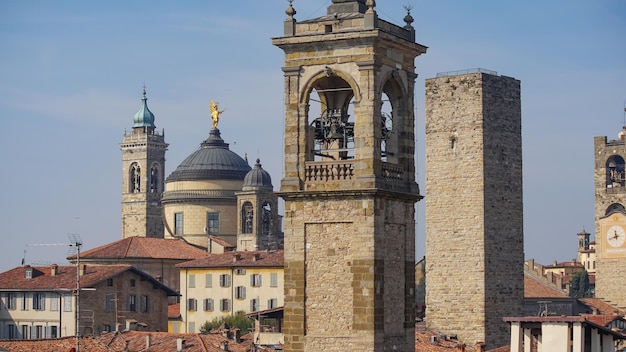 Panorama della vecchia Bergamo, Italia. Bergamo, chiamata anche La Città dei Mille, è una città della Lombardia, nel nord Italia, a circa 40 km a nord-est di Milano.