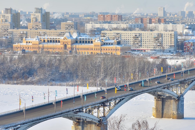 Panorama di Nizhny Novgorod in una giornata invernale
