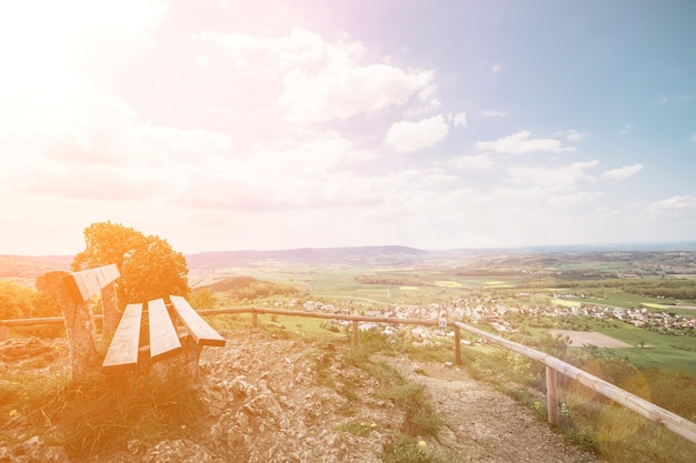 Panorama estivo delle montagne in Europa