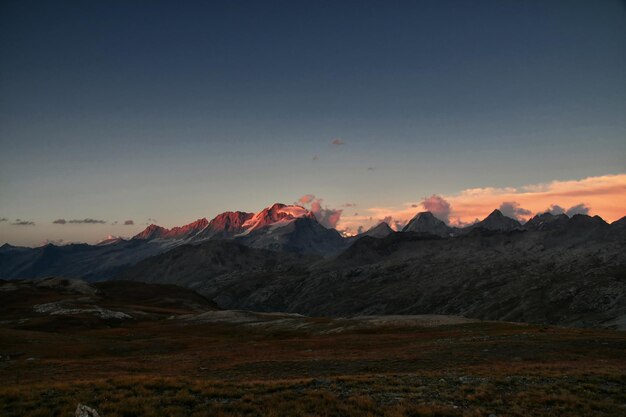 Panorama sul Gran Paradiso al tramonto