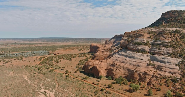 Panorama vista aerea una scena del paesaggio del deserto di montagna nel Canyon Arizona