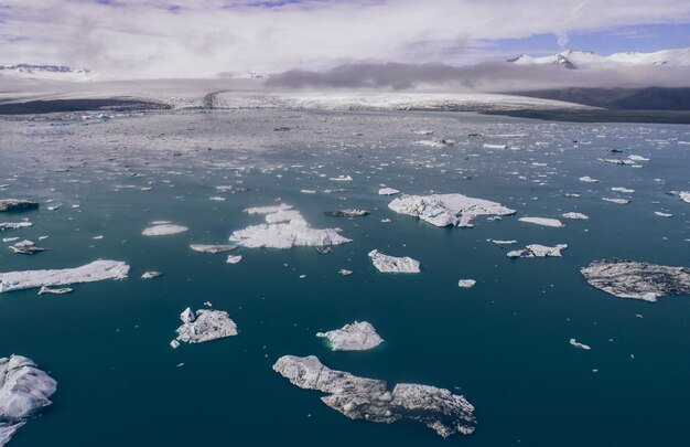 Panorami islandesi, veduta aerea sulla laguna del ghiacciaio