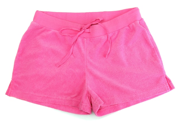 Pantaloncini rosa brillante isolati su bianco